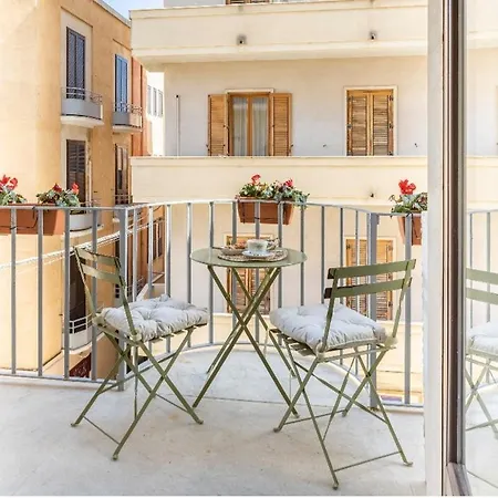 Bed and breakfast Joy's Ortigia *
