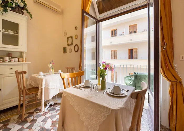 Joy's Ortigia Bed & Breakfast 4*