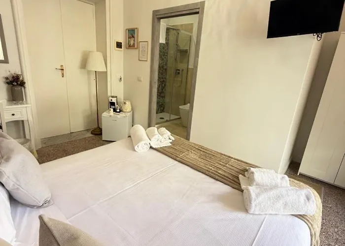 Joy's Ortigia Bed & Breakfast 4*