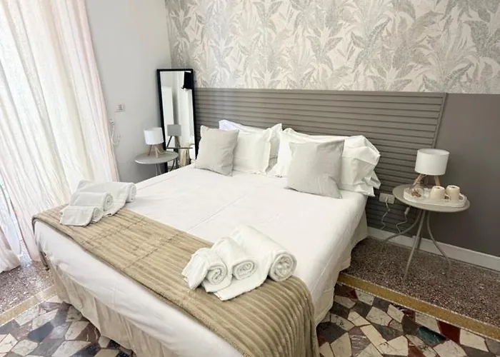 Joy's Ortigia Bed & Breakfast 4*